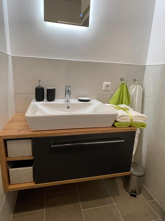 Bergglueck - Gemuetliches Appartement Am Traunsee อัลท์มุนสเตอร์ ภายนอก รูปภาพ