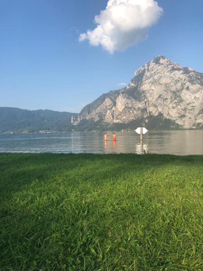 Bergglueck - Gemuetliches Appartement Am Traunsee อัลท์มุนสเตอร์ ภายนอก รูปภาพ