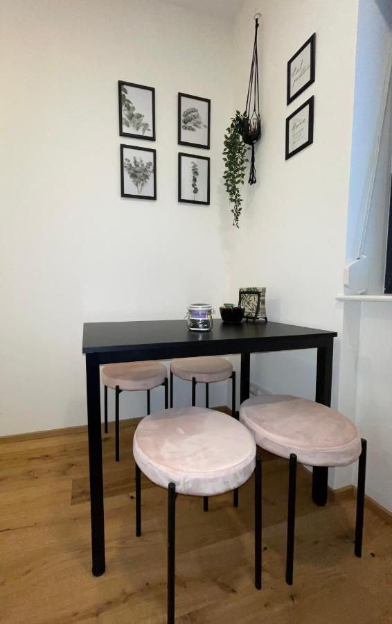 Bergglueck - Gemuetliches Appartement Am Traunsee อัลท์มุนสเตอร์ ภายนอก รูปภาพ